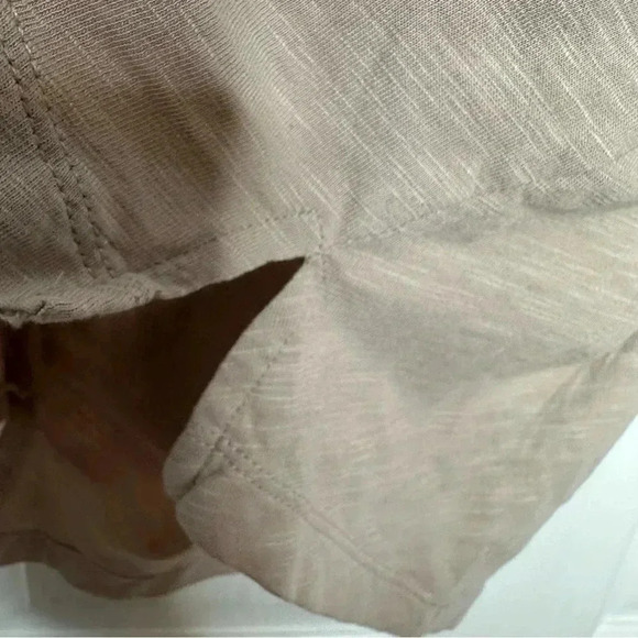 Black  Bow T-Shirt V-Neck Greyish Brown Size Large - Picture 5 of 16